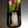 美絵さん's cooksnap of when they made キャラ弁☆ペンギンおにぎり.