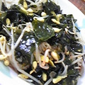 しぃちゃそ☆'s cooksnap of when they made ダイエットにも！豆もやしとわかめのナムル.
