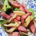 harmony930's cooksnap of when they made ★簡単★ブロッコリー、しめじ、ハム炒め.