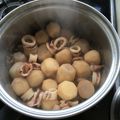 yoshikoka's cooksnap of when they made 母絶賛☆やわらか里芋といかの煮物.