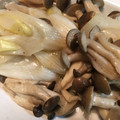 一貴兄ちゃん's cooksnap of when they made レンジでしめじと白ネギのバタつゆ和え☆.