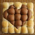 かりんとっ's cooksnap of when they made バレンタインに♡黒白ハートのちぎりパン.