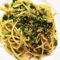 るぱんのママ's cooksnap of when they made 1人ランチ☆なめたけと大根葉の簡単パスタ.