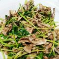 生まれは蜂蜜's cooksnap of when they made 豆苗と舞茸のツナポン和え♪.
