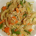 もりのりころ's cooksnap of when they made 三色野菜とはんぺんの卵とじ.