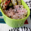kururin18's cooksnap of when they made 梅とワカメのおむすび.