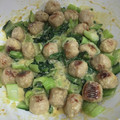 maomom0821's cooksnap of when they made 鶏団子と青梗菜のミソマヨ炒め.