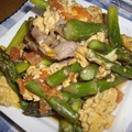 まぶたん's cooksnap of when they made うまうま中華♪アスパラとトマトの卵とじ.