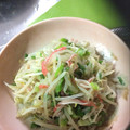 raty_715's cooksnap of when they made ネギともやしのカニカマ炒め.