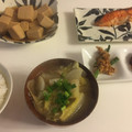クックPW9C2T☆'s cooksnap of when they made 簡単　朝食　白菜　舞茸　油揚げの　味噌汁.