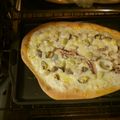 crispylove's cooksnap of when they made 我が家で人気！じゃがいものシーフードピザ.