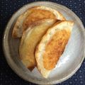 太陽の塔☆'s cooksnap of when they made 餃子の皮でツナポテトのサモサ.