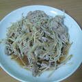 やーべんべん's cooksnap of when they made 甘めの味付け豚肉、えのき、もやしの炒め物.