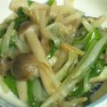 ぶんちゃんぶんぶん's cooksnap of when they made もやしとしめじの生姜炒め.