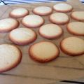 あずきな☆'s cooksnap of when they made 卵白消費＊ぷくっと可愛いラングドシャ.