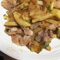 tanoyuki's cooksnap of when they made セロリとじゃがいも、豚バラ味噌炒め.