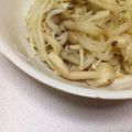 ぬぴこちゃん's cooksnap of when they made ◇キノコともやしの◇ガーリックバター炒め.