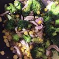 りあしりゅママ's cooksnap of when they made 手軽にブロッコリーときのこのバター炒め.