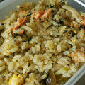 しししむむむ's cooksnap of when they made えのきたけとサーモンの欧風炊き込みピラフ.