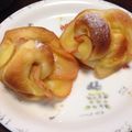 さやポニョ's cooksnap of when they made アップルローズパン.