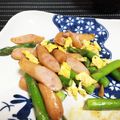 おねんどお母さん's cooksnap of when they made 簡単♪卵とウインナーとアスパラの炒め物♪.
