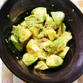 agak's cooksnap of when they made 簡単おつまみ♪アボカドの梅マヨ和え.