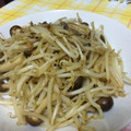 あままき's cooksnap of when they made 5分で簡単一品☆もやししめじ炒め.