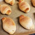 ぴぴハピ's cooksnap of when they made 自家製酵母ストレート法　全粒粉入り丸パン.