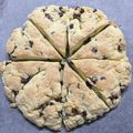 uriyeah's cooksnap of when they made 材料3個！簡単クリチでチョコスコーン.