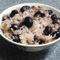 卯月のうさぎ２０１４'s cooksnap of when they made 炒り黒豆おこわ.
