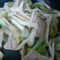 および's cooksnap of when they made レタスと豚肉のオイスター炒め.
