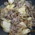 ちゃみ's cooksnap of when they made 牛肉とタマネギのバター醤油炒め.
