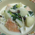 七色ワクチン's cooksnap of when they made ✿鮭とカブとシメジのミルクスープ.
