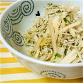 memgeg's cooksnap of when they made 香る♪蕪の葉と大根の皮としらすの葱油炒め.