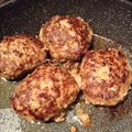waikoable's cooksnap of when they made 普通の簡単美味しいハンバーグ.