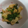 kazumasya's cooksnap of when they made セロリの葉と油揚げの炒め煮～簡単に一品.