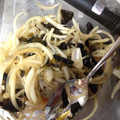 kotahoo's cooksnap of when they made わかめと玉ねぎのまろやか酢の物.