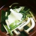 riea1130's cooksnap of when they made 湯葉としめじのお吸い物.