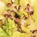 mametarouu's cooksnap of when they made ダシの素で♪キャベツとしめじのごまあえ.