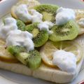 スタイリッシュママ's cooksnap of when they made キウイとレモンのチーズトースト〜♪.