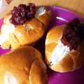 ぽんぽこといっしょ's cooksnap of when they made ロールパンにホイップと小豆　他.