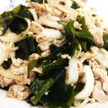 カメ姫☆'s cooksnap of when they made 豚肉と新わかめ・新玉ねぎの炒めもの.