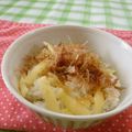 赤い電話's cooksnap of when they made チーズとかつおぶしのごはん.
