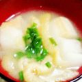 ののっく's cooksnap of when they made 麩と油揚げの味噌汁.