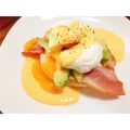miyomiyoo's cooksnap of when they made とろ～りエッグベネディクト.