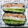 airysue's cooksnap of when they made 『おひなまつりのひしもち風』おにぎらず.