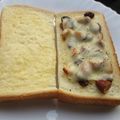 ジョングレ's cooksnap of when they made レーズンとアーモンドのチーズトースト.