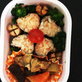 醤油とんこつ's cooksnap of when they made ハート海苔巻き♡キャラ弁 簡単 おにぎり.
