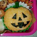 Coney。's cooksnap of when they made ハロウィンに♪ひと口おにぎりキャラ弁.