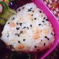 LeoRyu's cooksnap of when they made おにぎり☆マヨしゃけごま☆.
